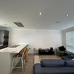 Hidden 2Bd Gem Opposite Hyde Park