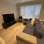 Hidden 2Bd Gem Opposite Hyde Park